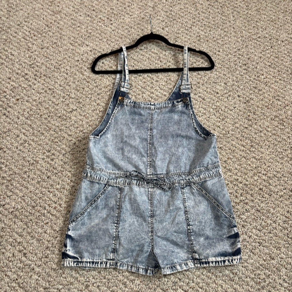 Mudd Light Denim Short Overalls Size Medium